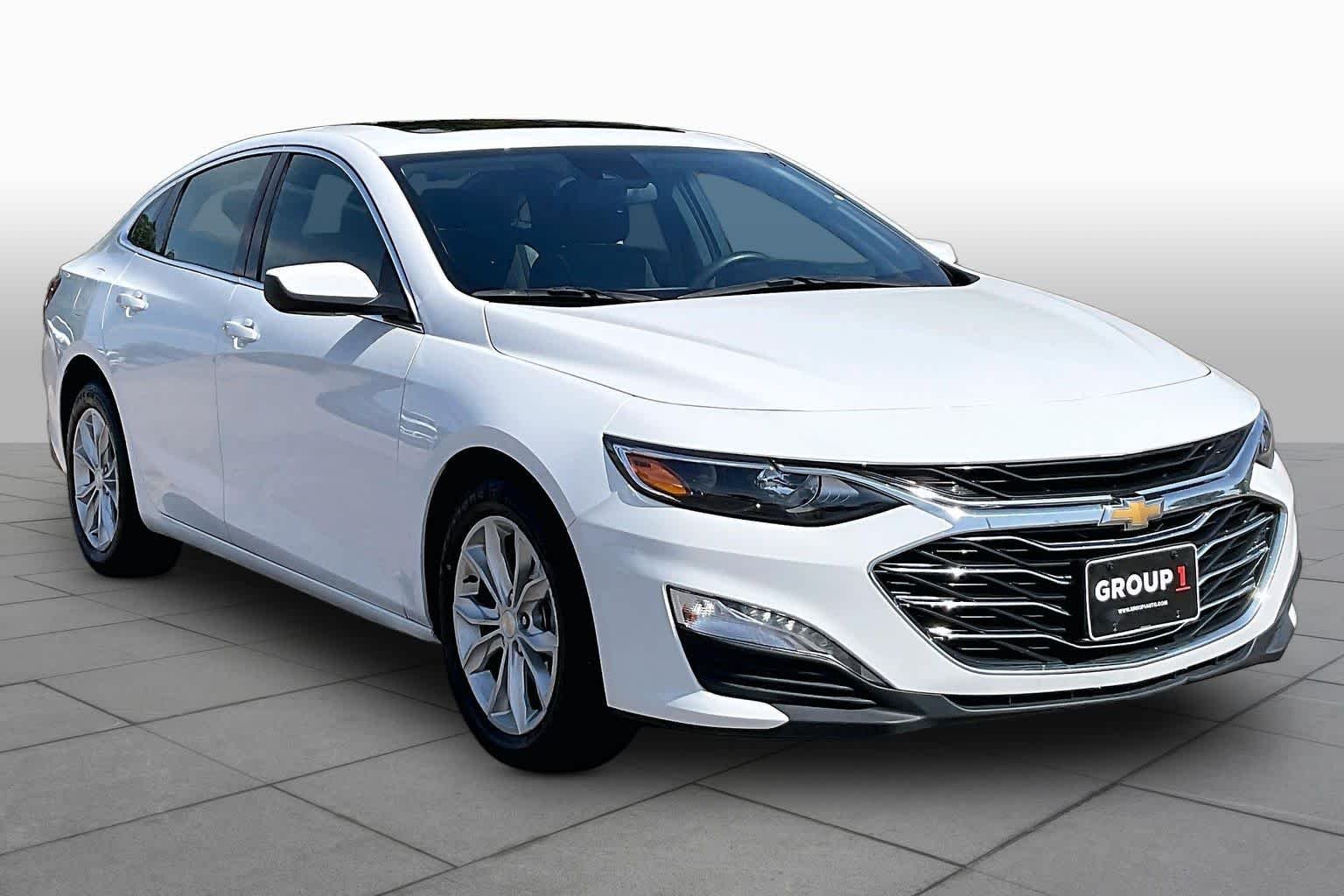 Used 2024 Summit White Chevrolet LT image 3