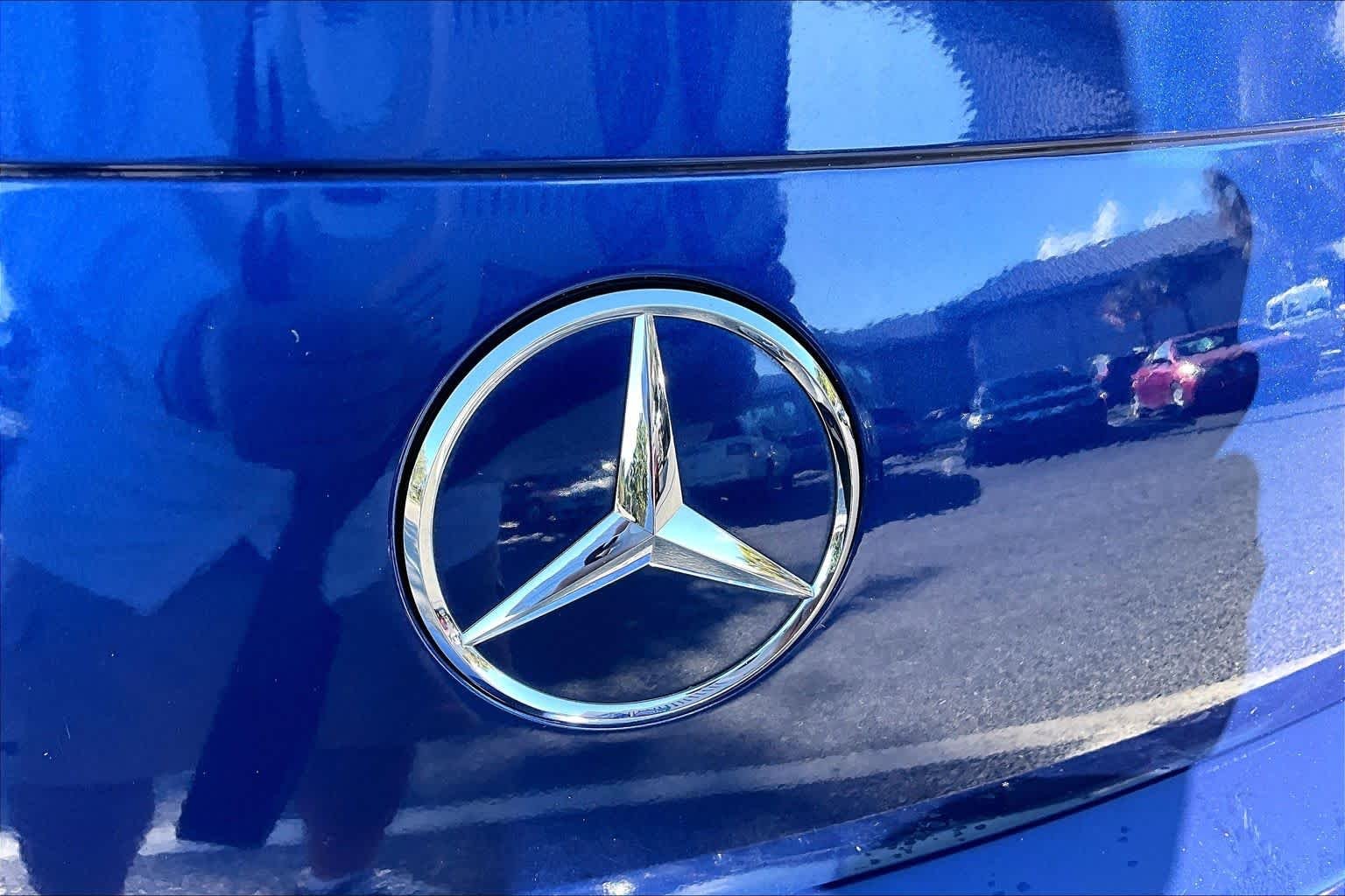 Used 2017 Brilliant Blue Metallic Mercedes-Benz C 300 image 28