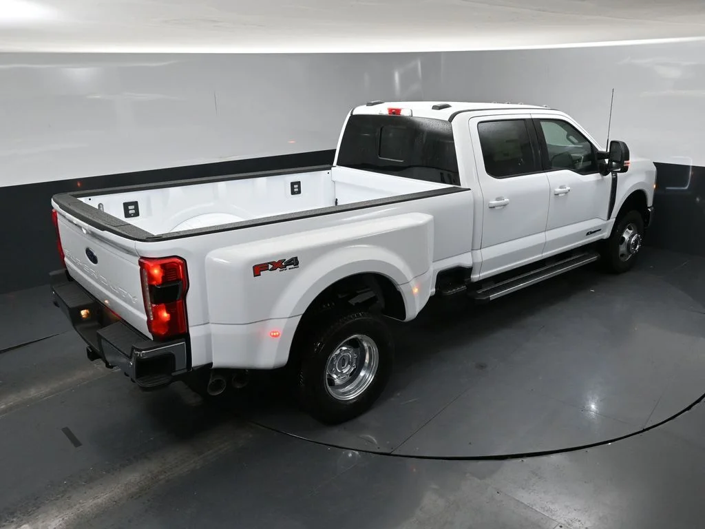 New 2026 Oxford White Ford F-350® XLT image 36