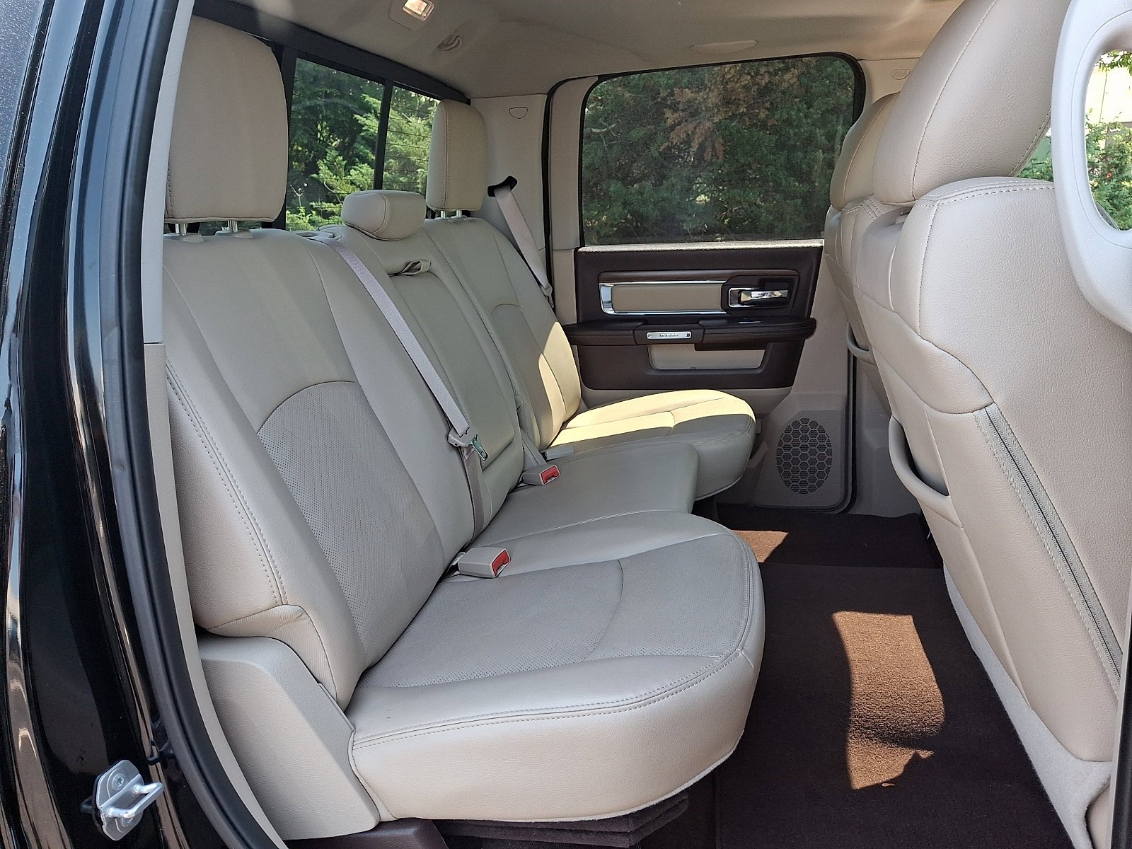 Used 2015 Black Clearcoat Ram Laramie image 20