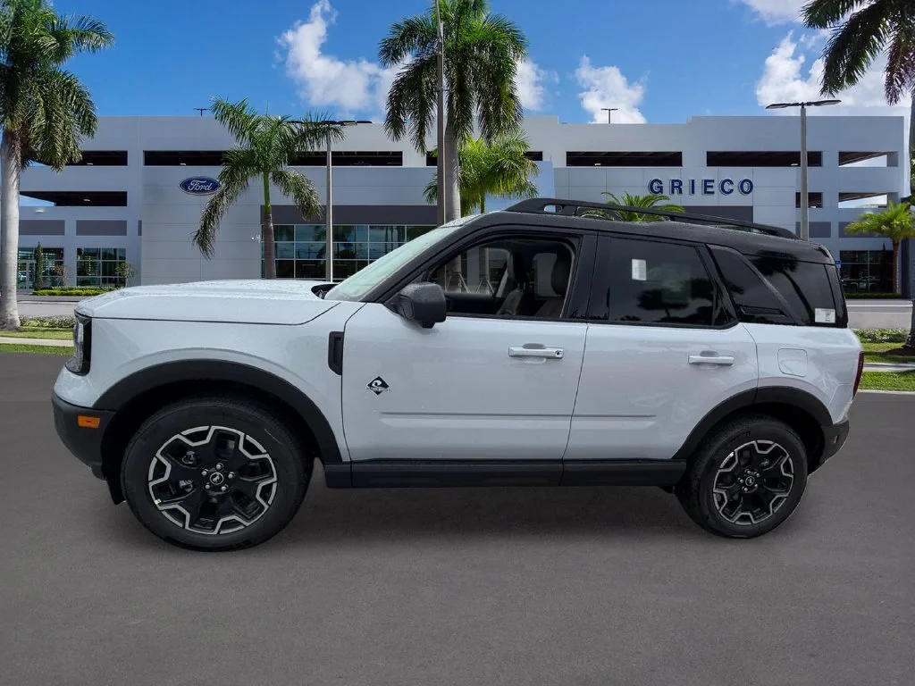New 2026 Space White Metallic Ford Outer Banks® image 4