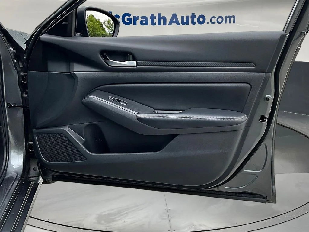 Used 2025 Gray Nissan 2.5 SV image 28
