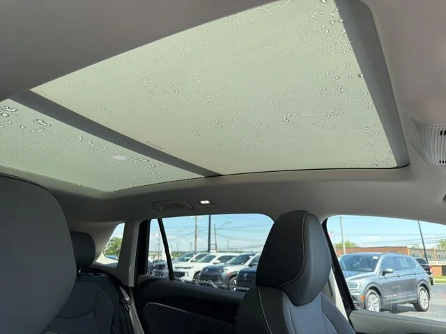 2025 Volkswagen Tiguan SE - Photo 47