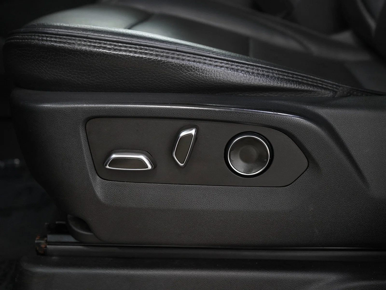 Used 2021 Black GMC Denali image 29
