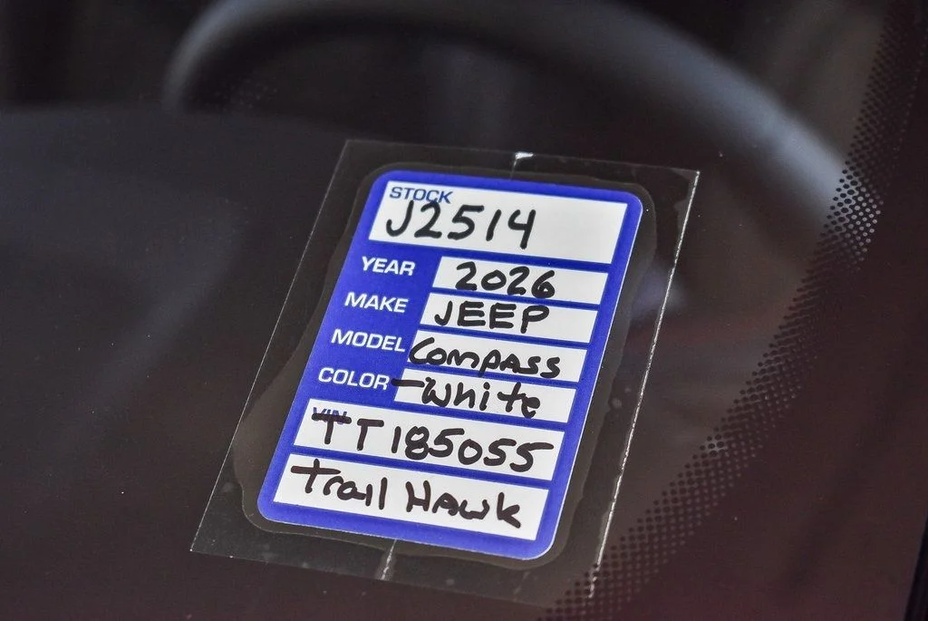 New 2026 Bright White Clear-Coat Exterior Paint Jeep Trailhawk image 23