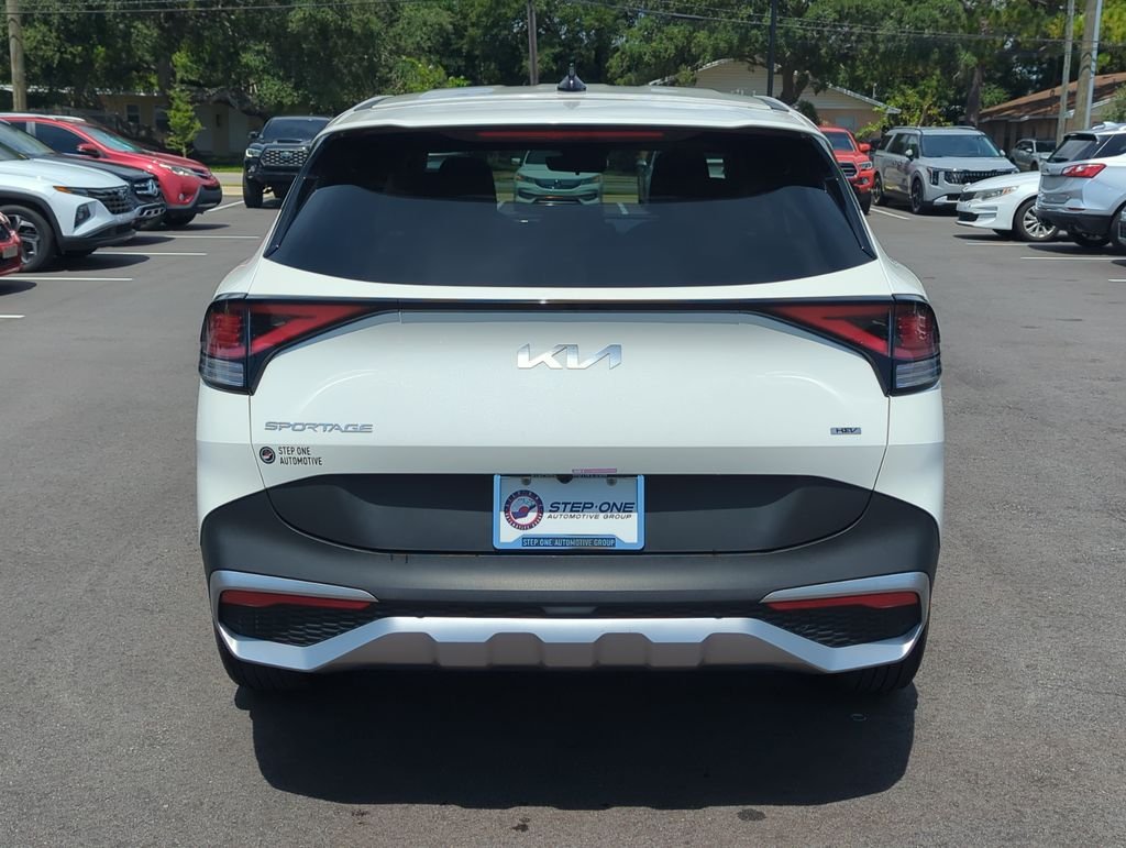 Used 2025 White Kia LX image 6