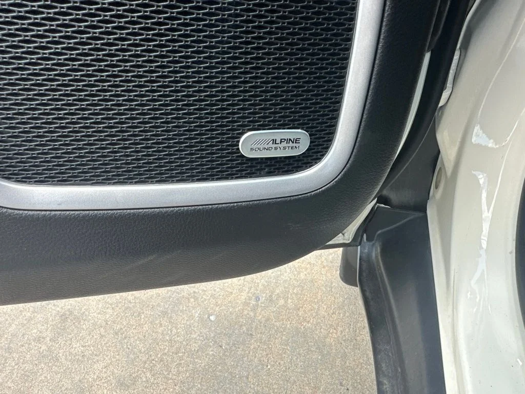 Used 2020 White Jeep Limited image 9