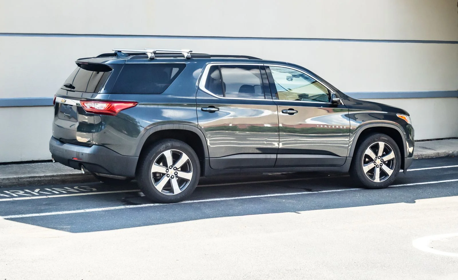 Used 2020 Gray Chevrolet 3LT image 8
