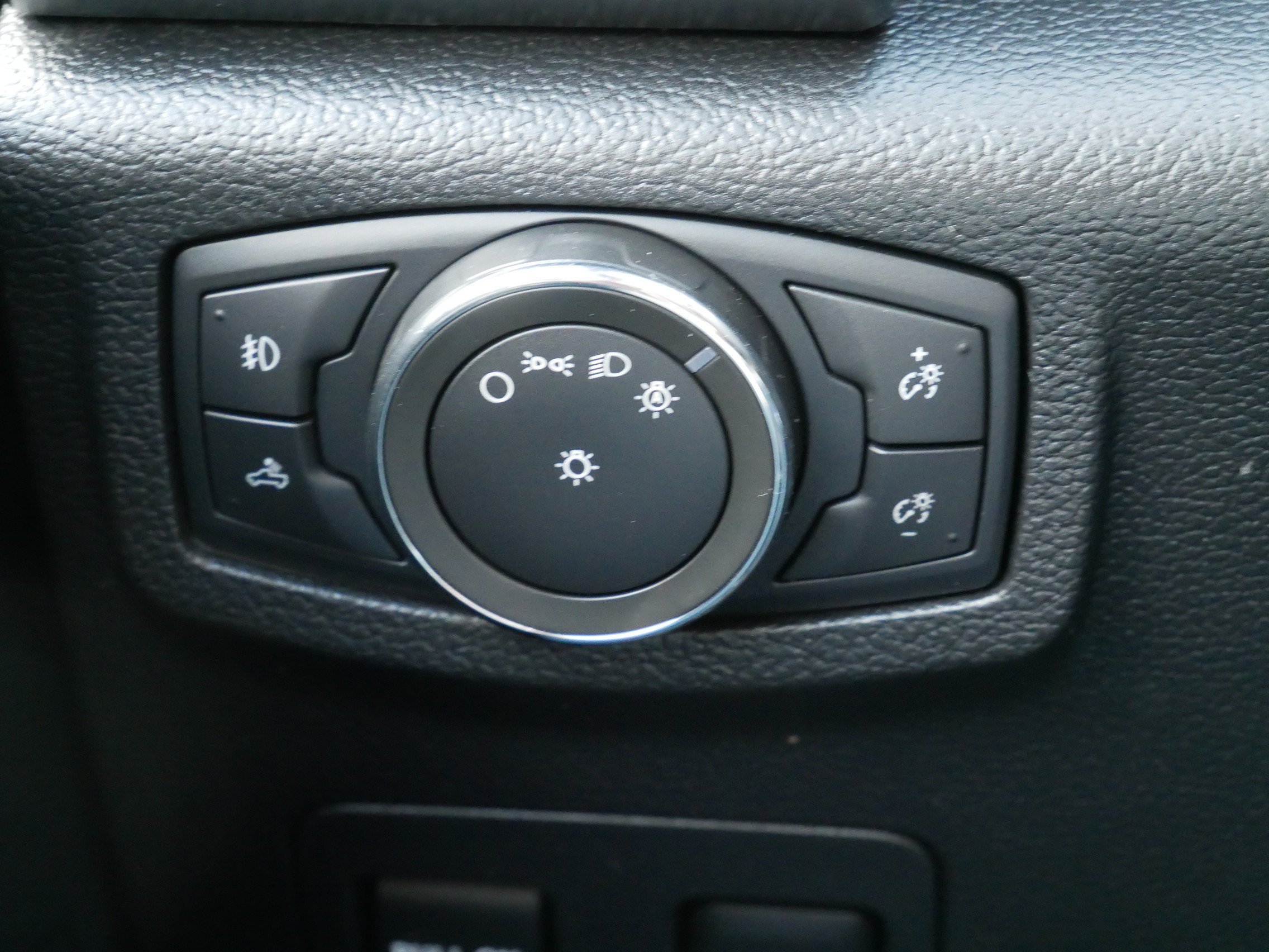 Used 2018 Gray Ford XLT image 19