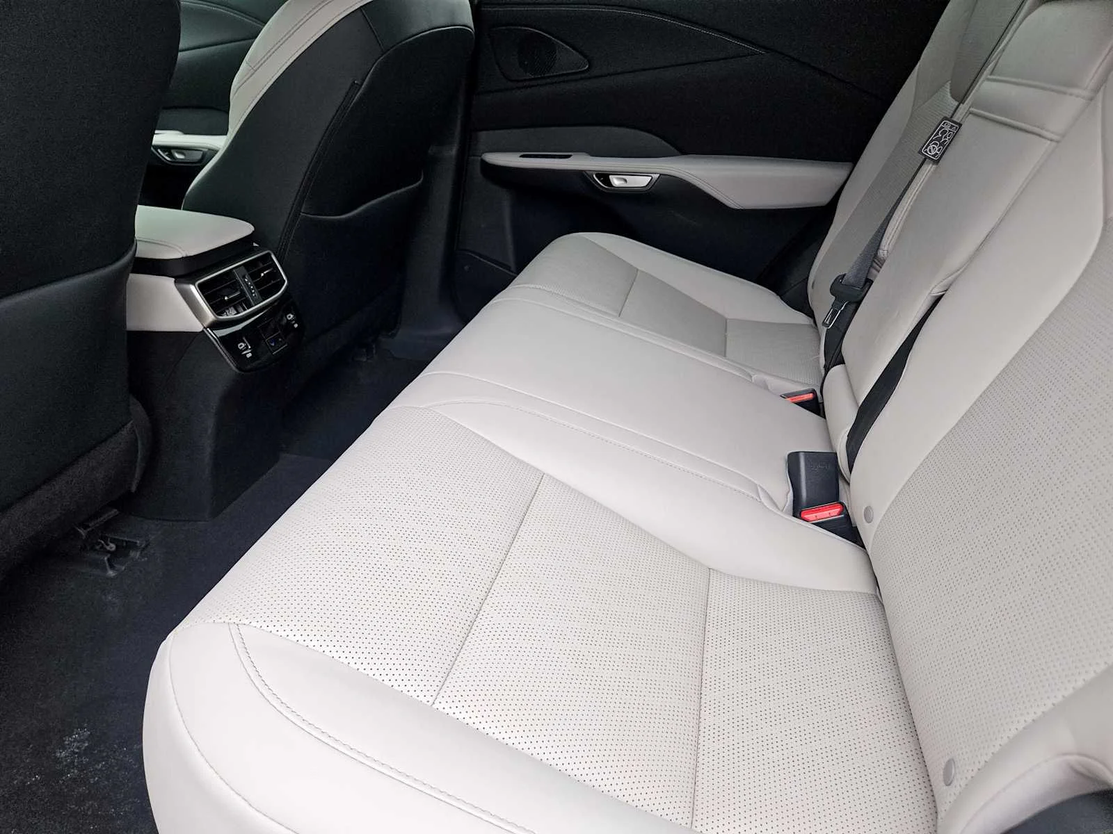 Used 2023 Eminent White Pearl Lexus Premium Plus image 22
