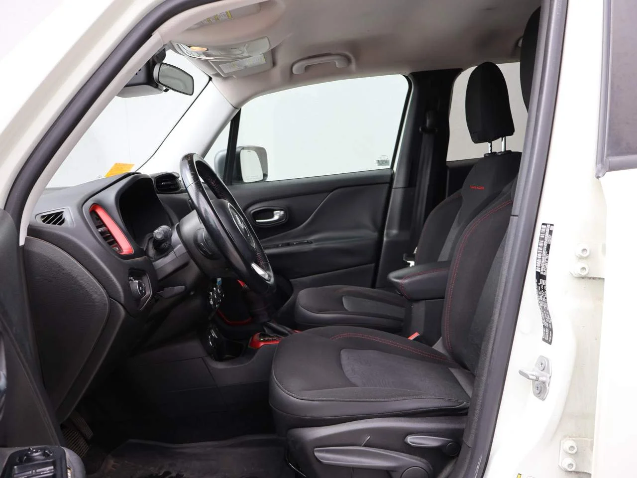 Used 2015 Alpine White Jeep Trailhawk image 8