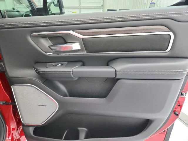 New 2026 Molten Red Pearl-Coat Exterior Paint RAM Laramie image 50