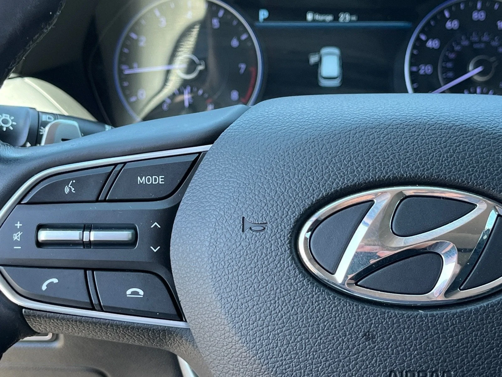 Used 2020 Moonlight Cloud Hyundai SEL image 18