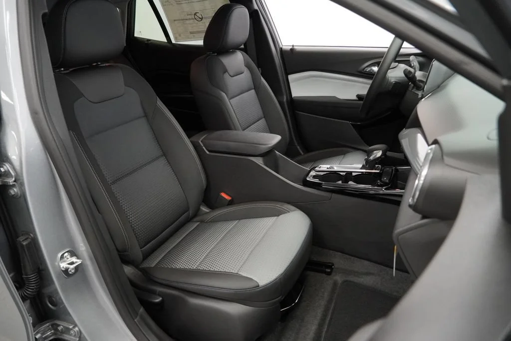 New 2026 Sterling Gray Metallic Chevrolet LT image 27