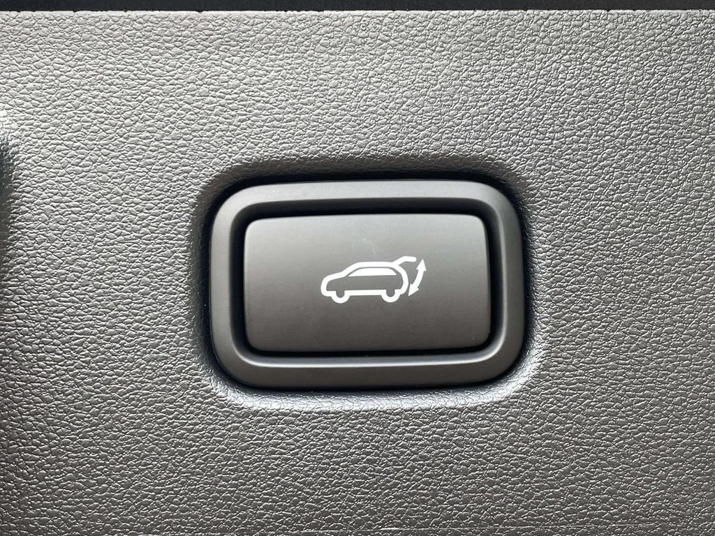 New 2026 Black Hyundai SEL image 9