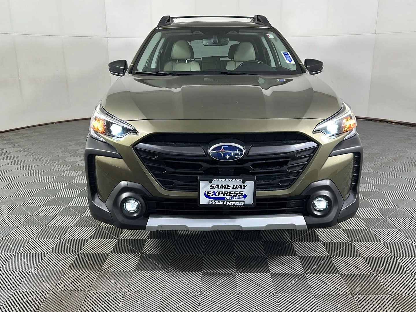 Used 2023 Autumn Green Metallic Subaru Limited image 2