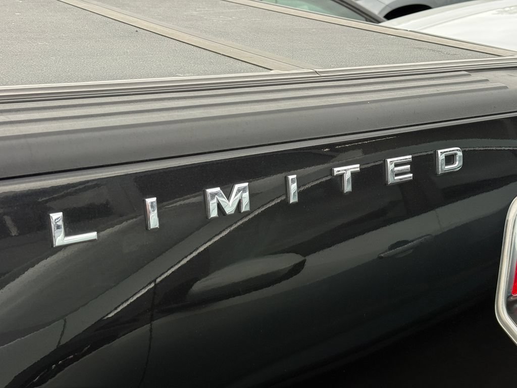 Used 2014  Ford XL image 4