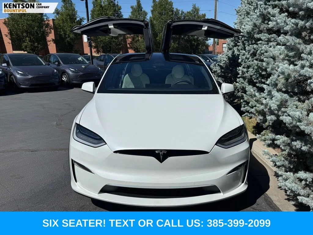 Used 2022 White Tesla Plaid image 33