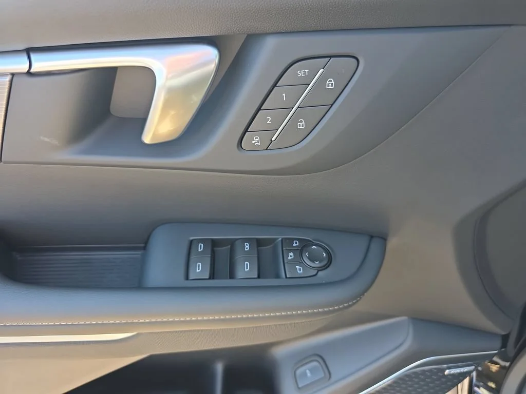 2026 Buick Enclave Preferred - Photo 18