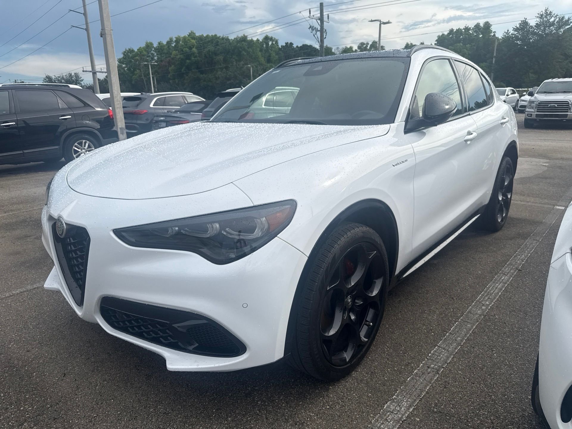 Used 2024 White Alfa Romeo Veloce image 2