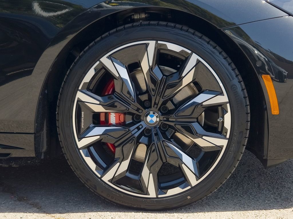 New 2026 Black Sapphire Metallic BMW 550e xDrive image 7