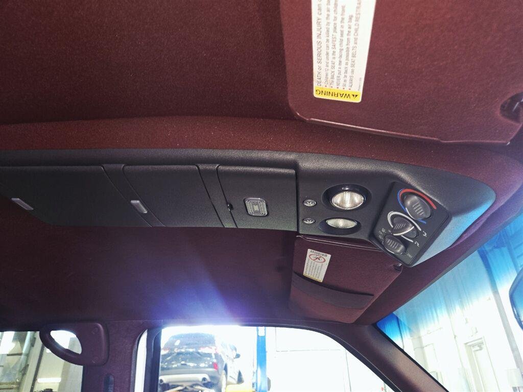 Used 1999 Summit White GMC BASE image 46