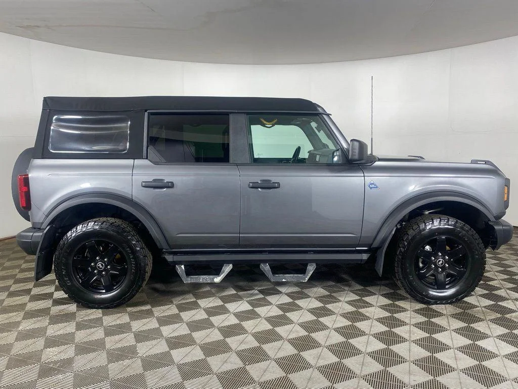 Used 2024 Gray Metallic Ford Black Diamond image 5