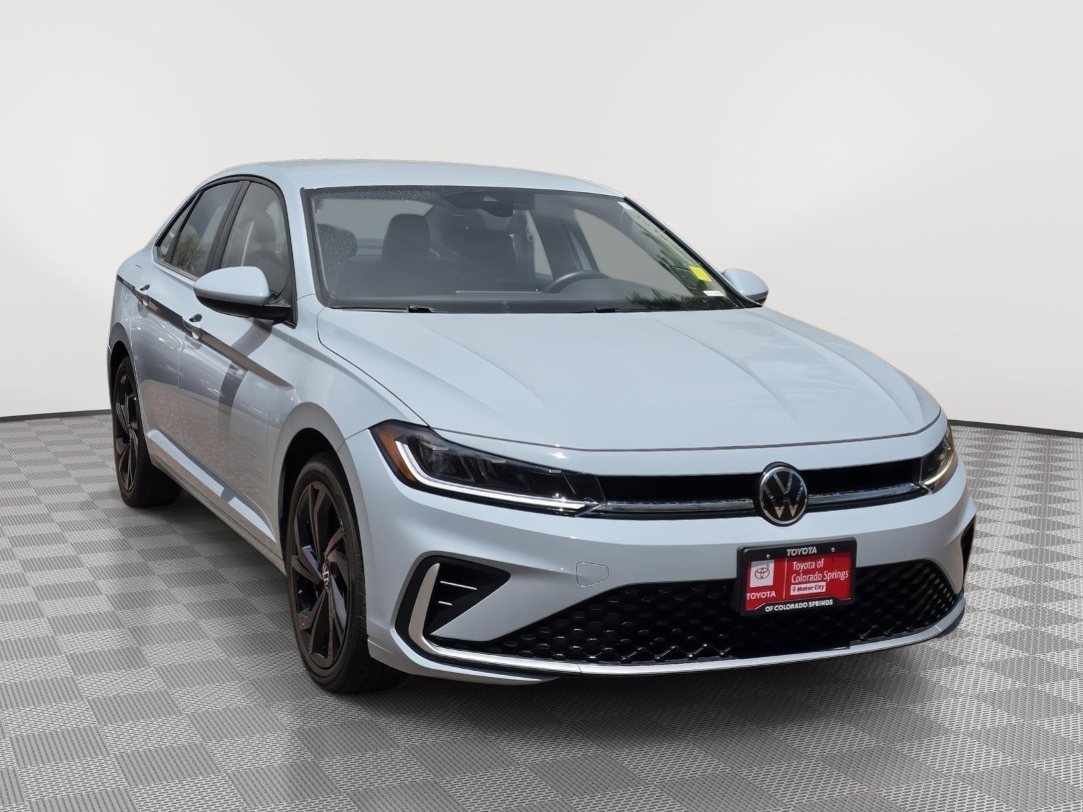 Used 2025 Monument Gray Volkswagen SE image 1