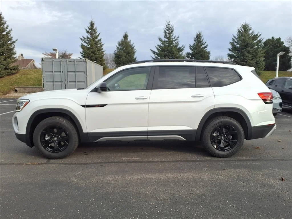 New 2026 Opal White Pearl Volkswagen 2.0T Peak Edition image 7