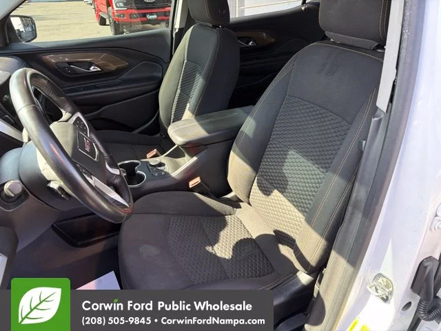 Used 2021 Summit White GMC  image 26