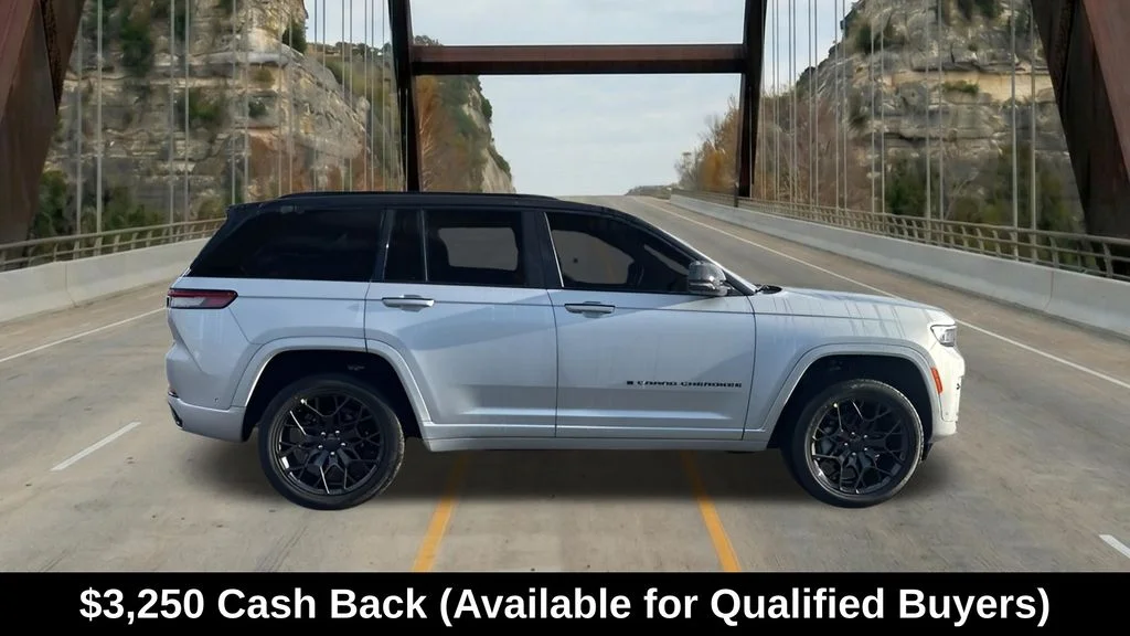 New 2025 Silver Zynith Exterior Paint Jeep Summit Reserve image 13