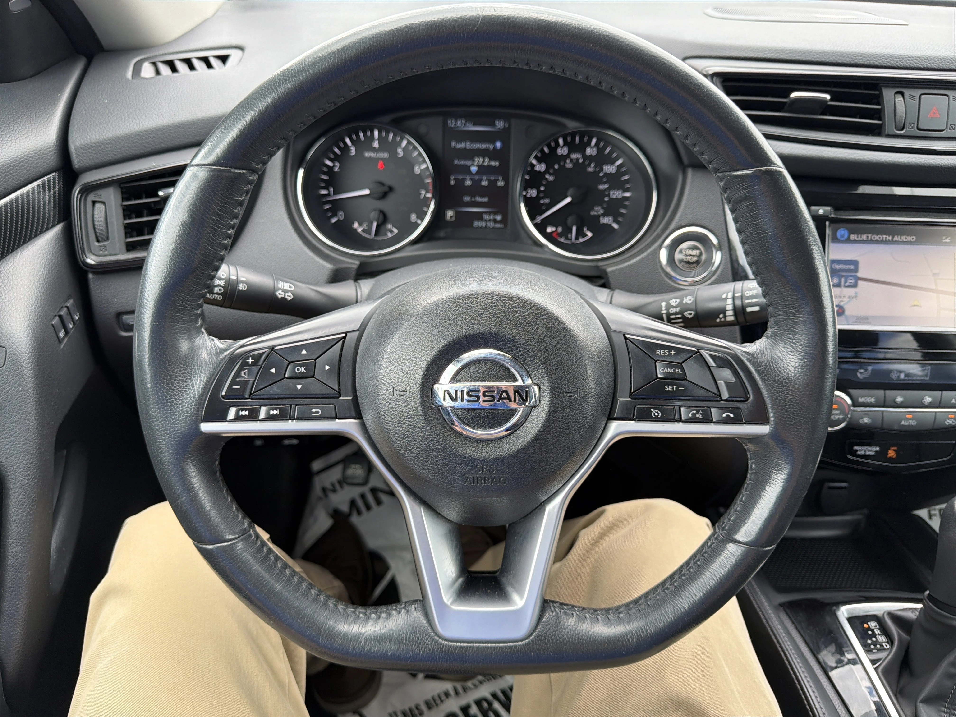 Used 2017 Brilliant Silver Nissan SL image 21