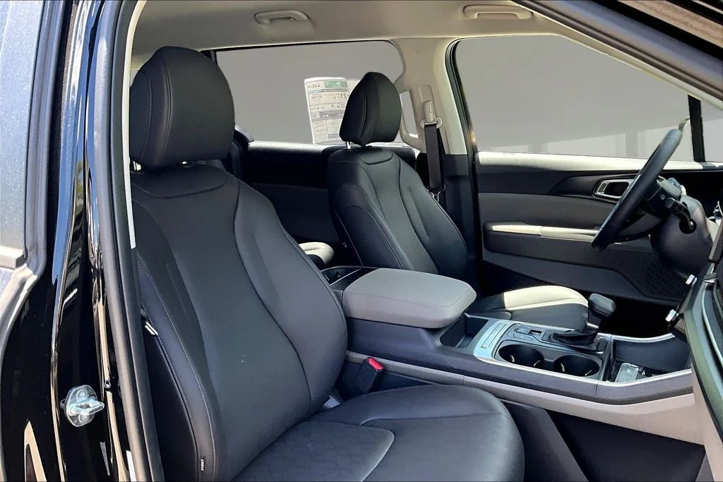 New 2026 Aurora Black Pearl Kia LXS image 11