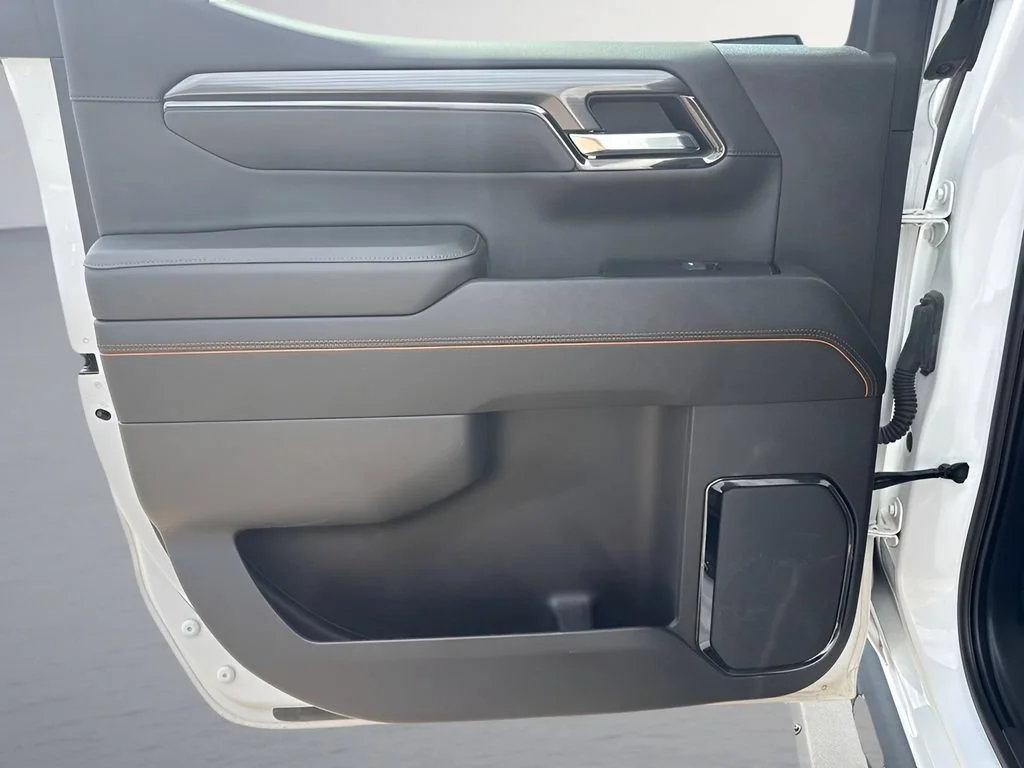 Used 2022 Summit White GMC AT4 image 32