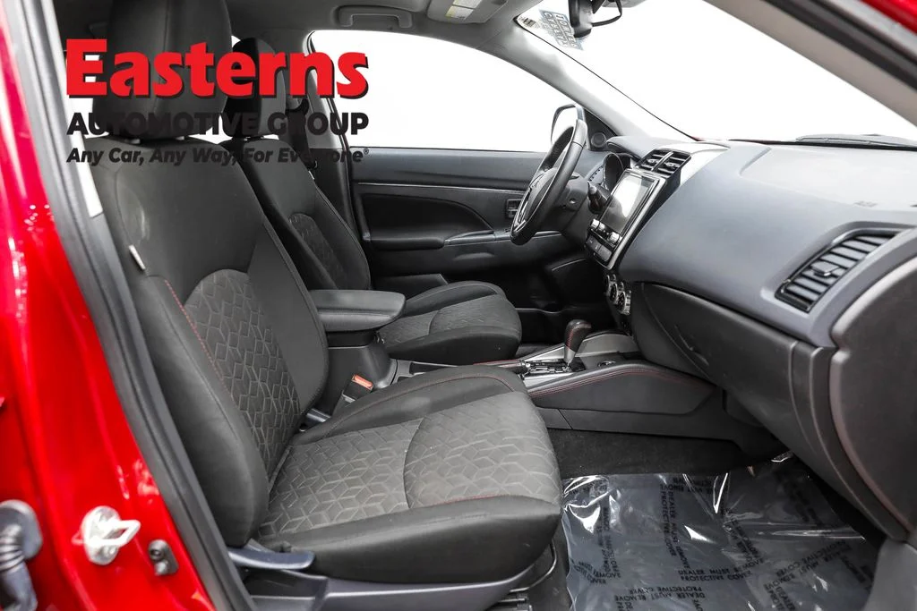 Used 2022 Red Mitsubishi 2.0 LE image 23