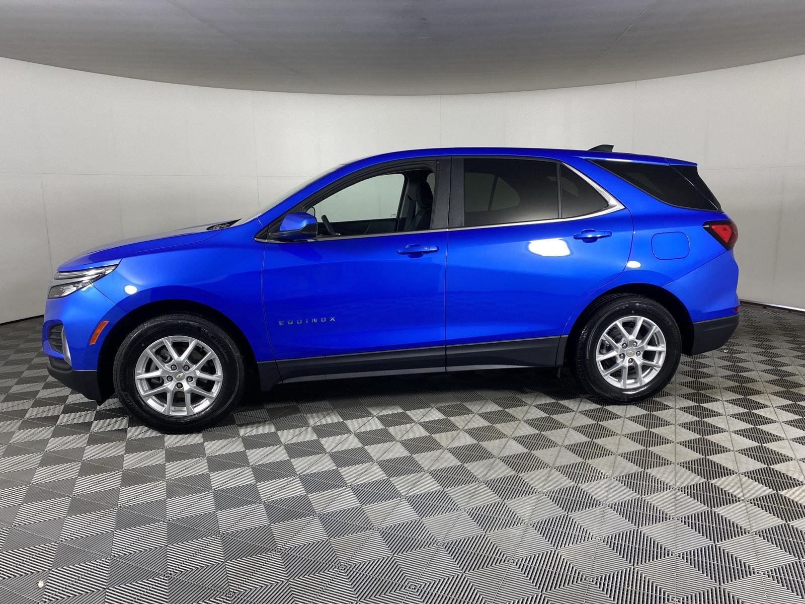 Used 2024  Chevrolet  image 4