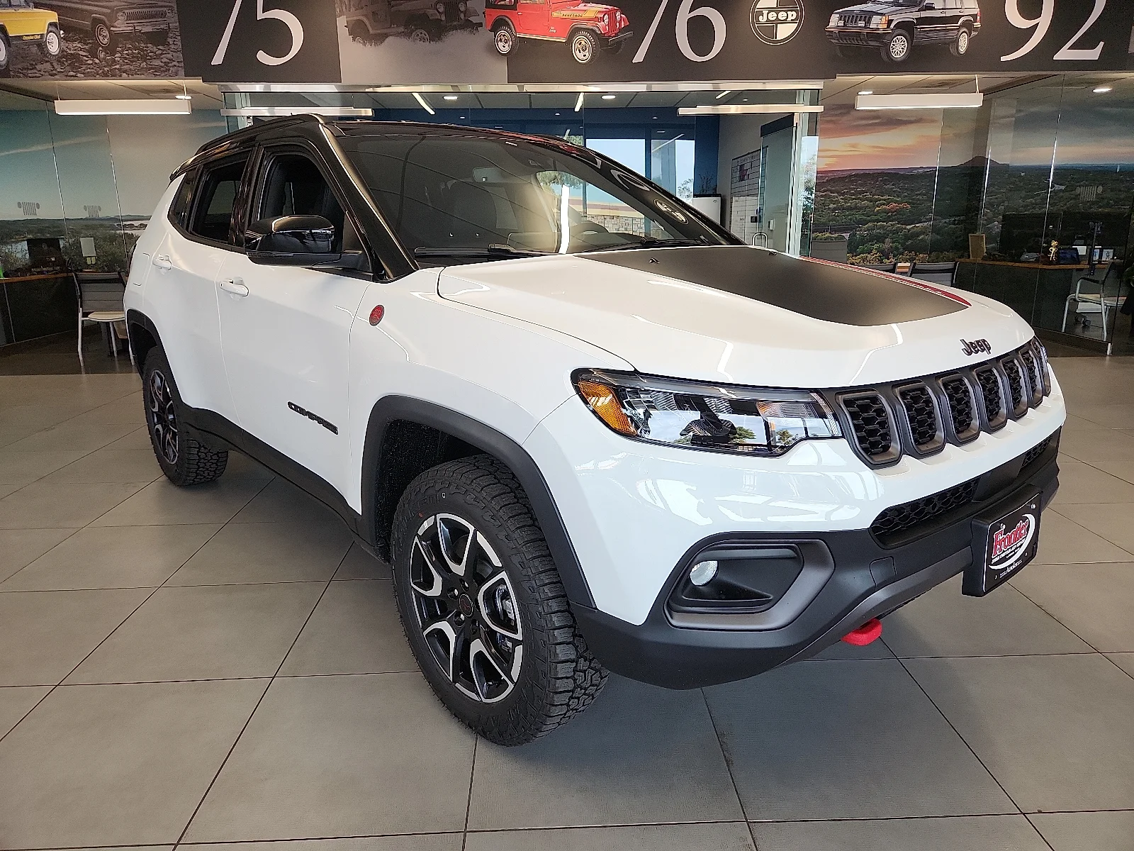 New 2027 Bright White Clear-Coat Paint Jeep TRAILHAWK 4X4 image 6
