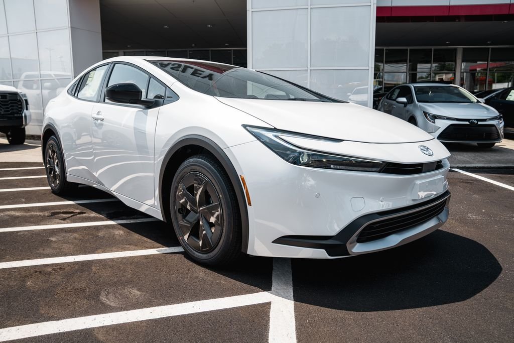 New 2026 Wind Chill Pearl Toyota SE image 9