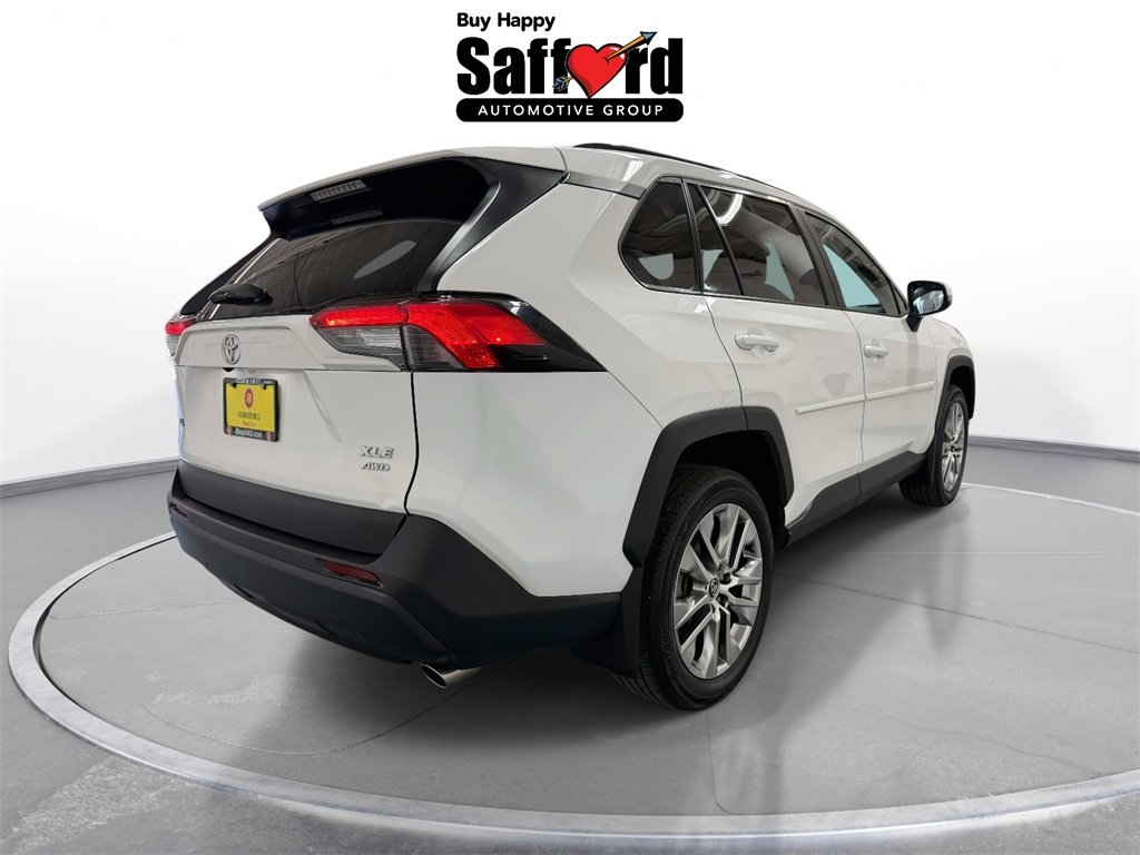 2020 Toyota RAV4 XLE Premium photo 4