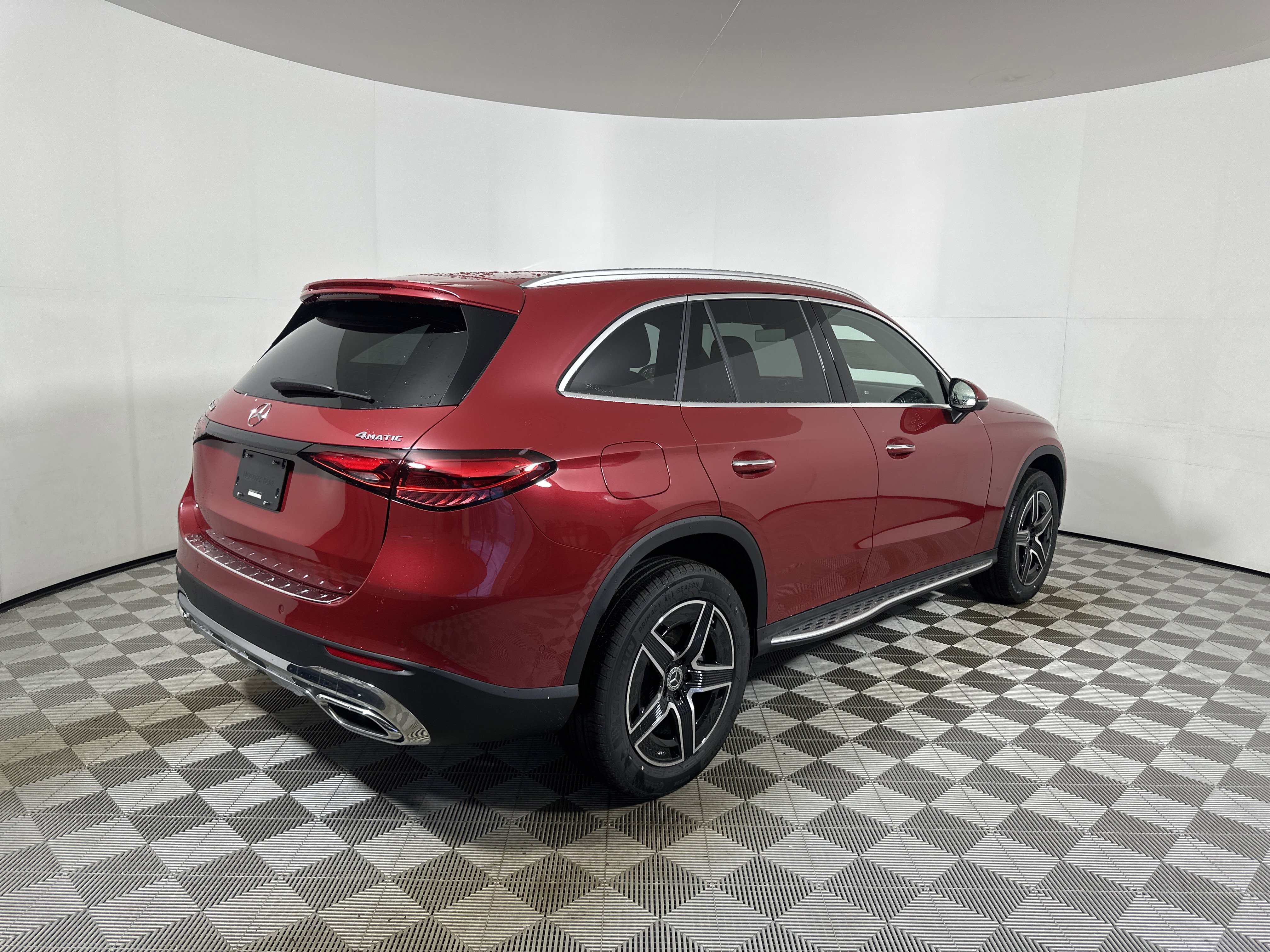New 2026 MANUFAKTUR Patagonia Red Metallic Mercedes-Benz GLC 300 image 7