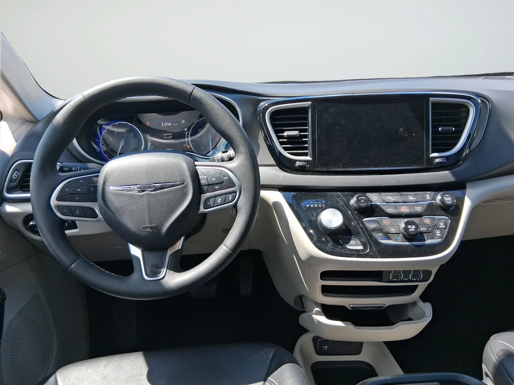 Used 2024 Black Chrysler Touring L image 14