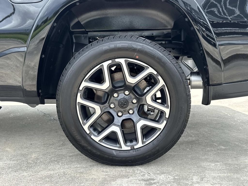 New 2026 Diamond Black Crystal Pearl-Coat Exterior Paint RAM Laramie image 9