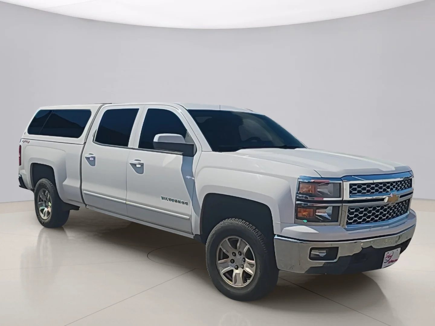 Used 2015 White Chevrolet 1500 image 7