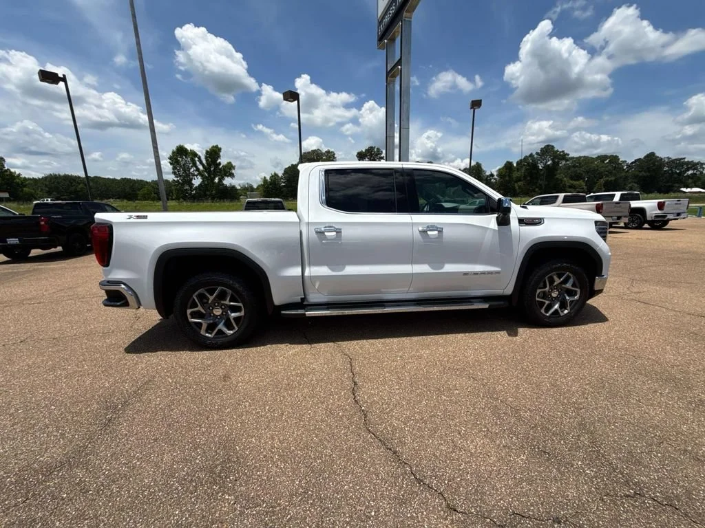 2026 GMC Sierra 1500 SLT - Photo 15