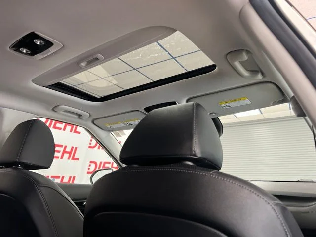 Used 2021 White Kia SX image 12
