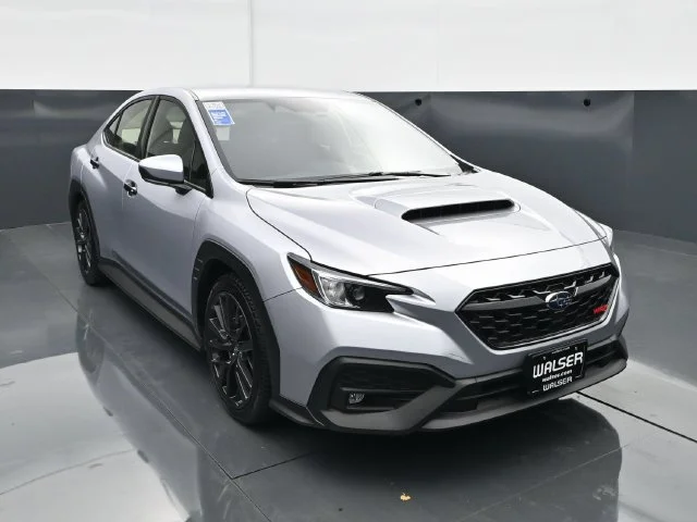 Used 2025 Ice Silver Metallic Subaru Premium image 11