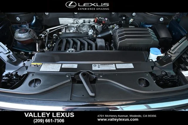 Used 2020 Blue Volkswagen 3.6L V6 SE w/Technology image 20