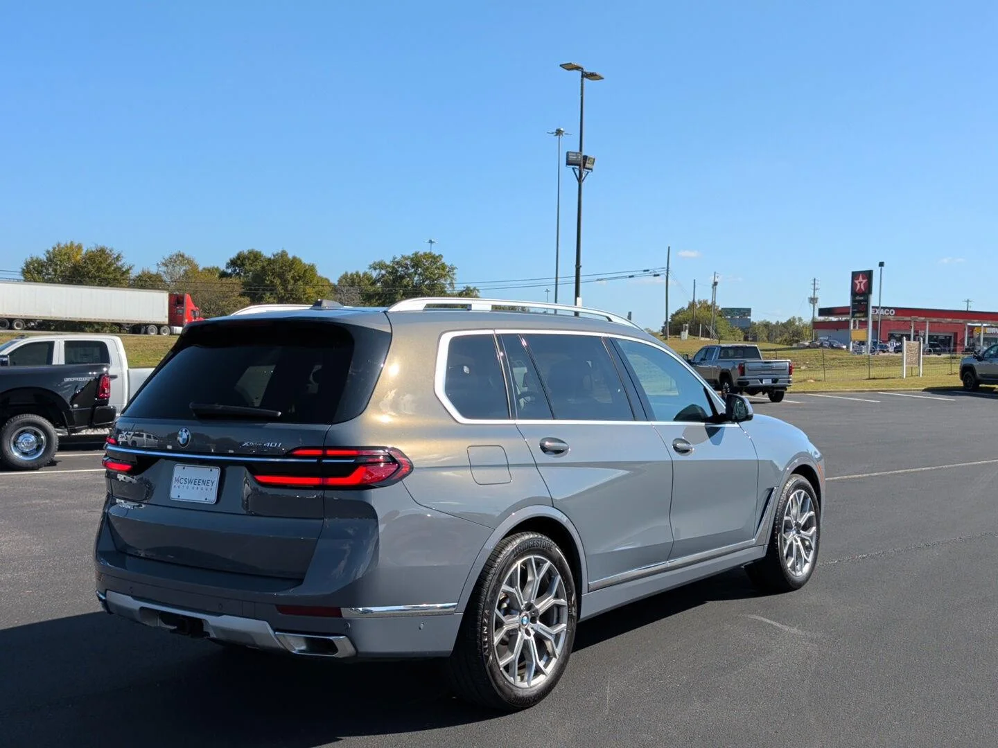Used 2025 Sparkling Copper Metallic BMW xDrive40i image 5