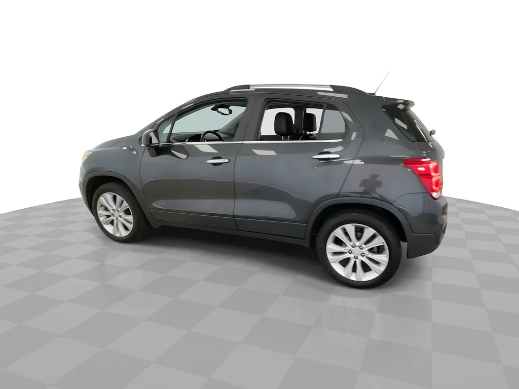 Used 2019 Nightfall Gray Metallic Chevrolet Premier image 7