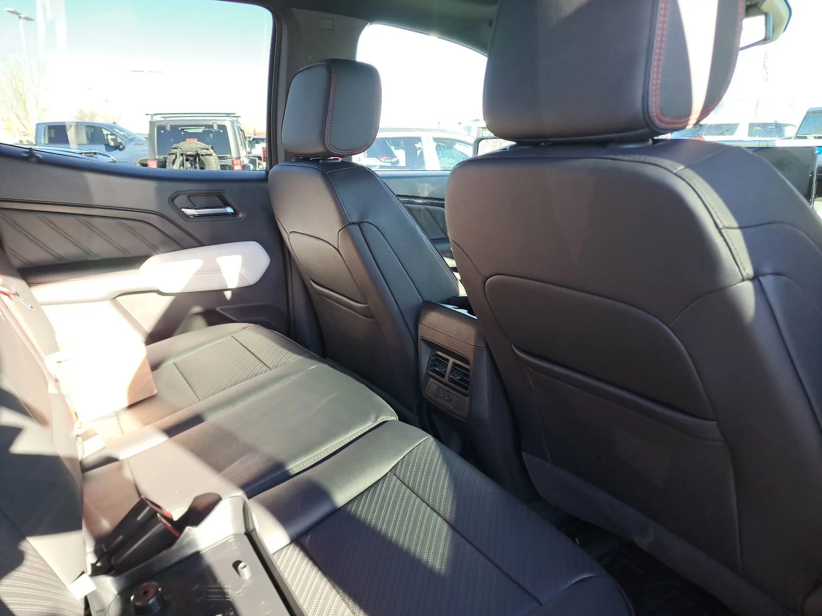 2026 GMC Canyon AT4X - Photo 28